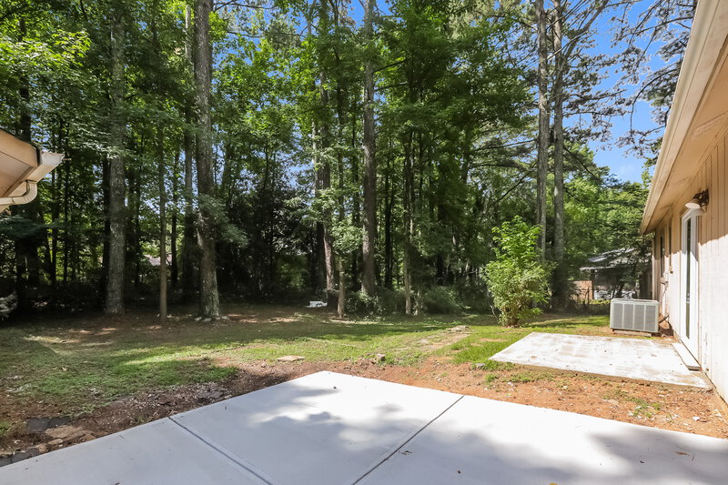 1,725/Mo, 1964 Taffeta Trail Lithonia, GA 30058 Rear View