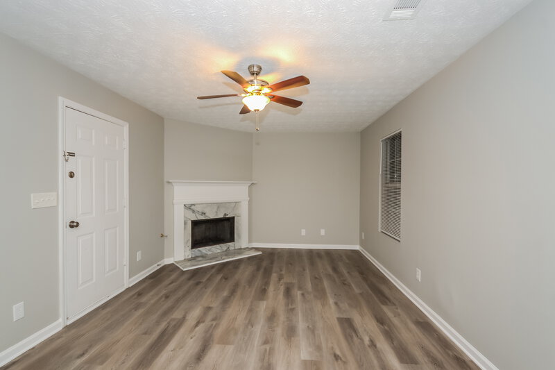 1,890/Mo, 758 Kilkenny Circle Lithonia, GA 30058 Living Room View