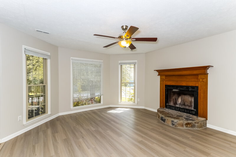 1,765/Mo, 6280 Phillips Corner Rd Lithonia, GA 30058 Living Room View