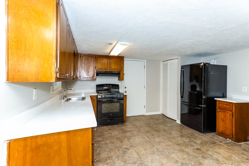 1,765/Mo, 6280 Phillips Corner Rd Lithonia, GA 30058 Kitchen View 2