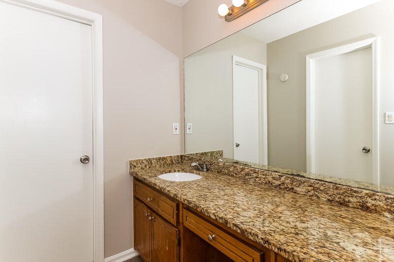 1,765/Mo, 6280 Phillips Corner Rd Lithonia, GA 30058 Main Bathroom View