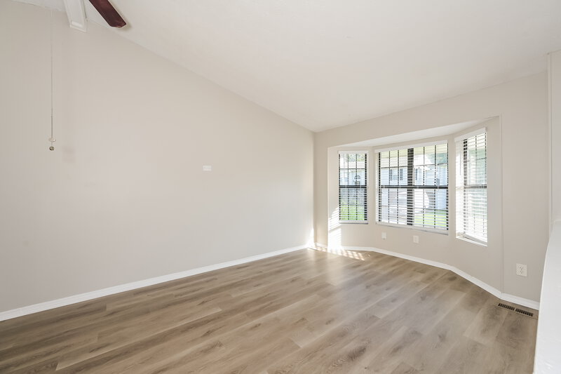 2,115/Mo, 2068 Lown Farm Ln Lithonia, GA 30058 Living Room View 2