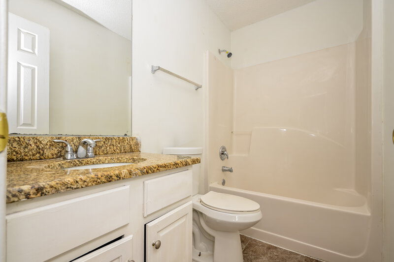 1,920/Mo, 7256 Teakwood Pl Lithonia, GA 30058 Bathroom View