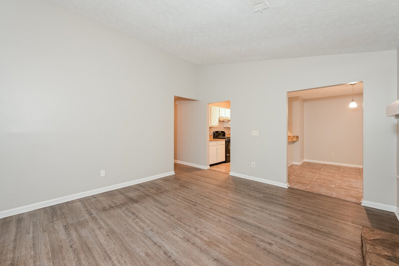 1,580/Mo, 6052 Creekford Dr Lithonia, GA 30058 Living Room View 2
