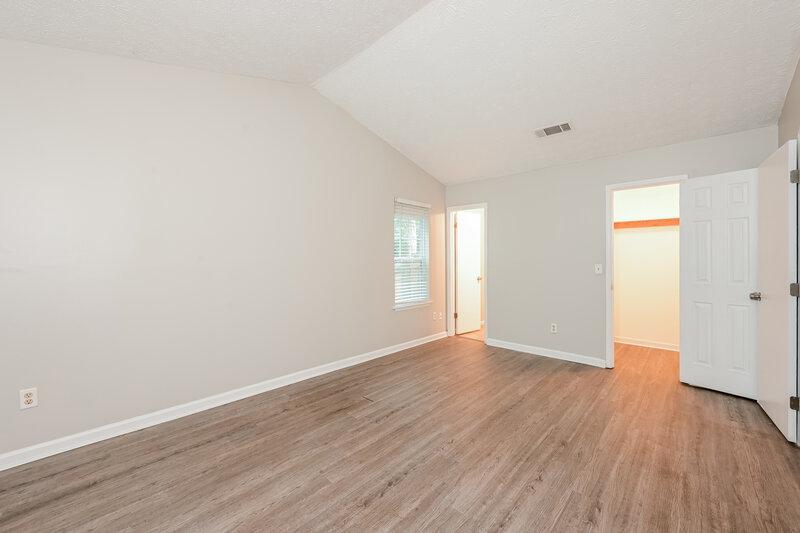 1,580/Mo, 6052 Creekford Dr Lithonia, GA 30058 Main Bedroom View 2