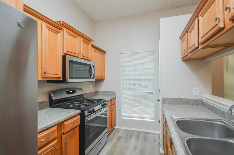 1,820/Mo, 6356 Laurel Post Dr Lithonia, GA 30058 Kitchen View 2