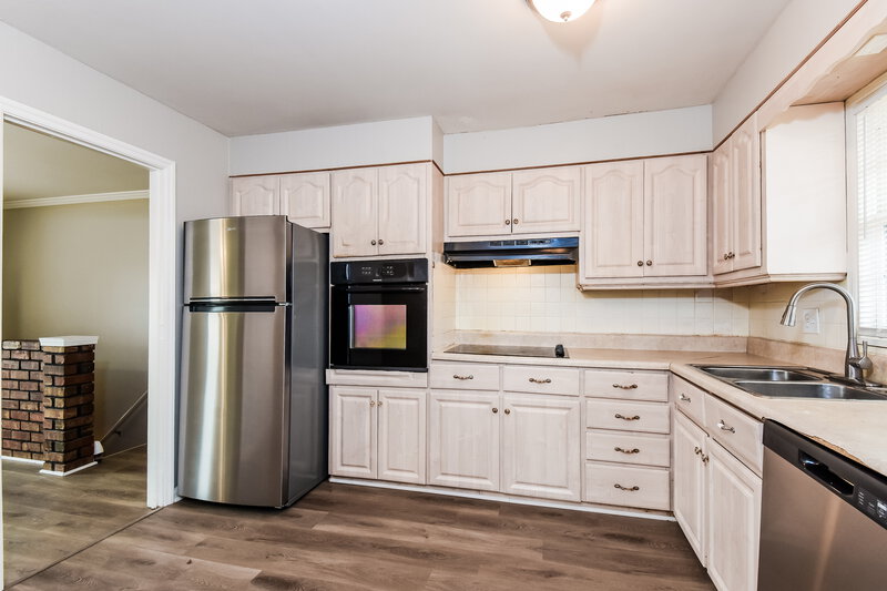 2,135/Mo, 368 Smyrna Powder Springs Rd SW Marietta, GA 30060 Kitchen View