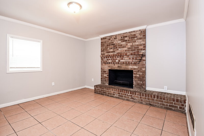2,135/Mo, 368 Smyrna Powder Springs Rd SW Marietta, GA 30060 Family Room View