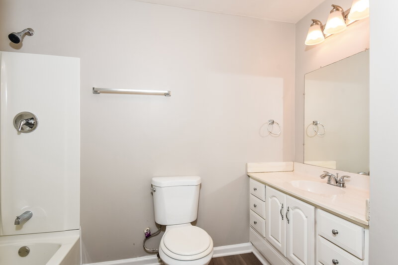 2,135/Mo, 368 Smyrna Powder Springs Rd SW Marietta, GA 30060 Bathroom View