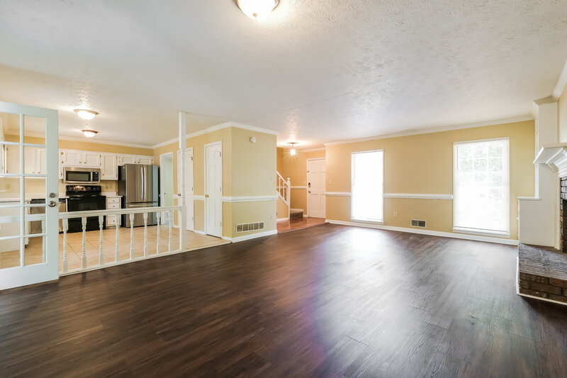 1,880/Mo, 2432 Hillboro Circle SW Marietta, GA 30064 Living Room View 3