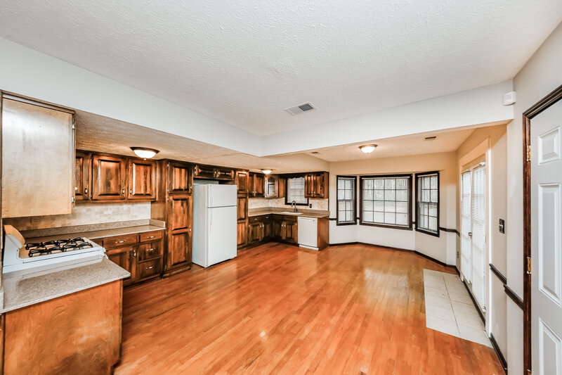 1,850/Mo, 2443 Hillboro Circle SW Marietta, GA 30064 Kitchen View