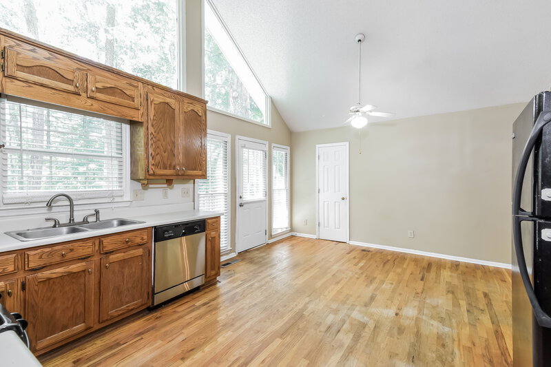2,215/Mo, 2699 Barcelona Dr SW Marietta, GA 30064 Kitchen View