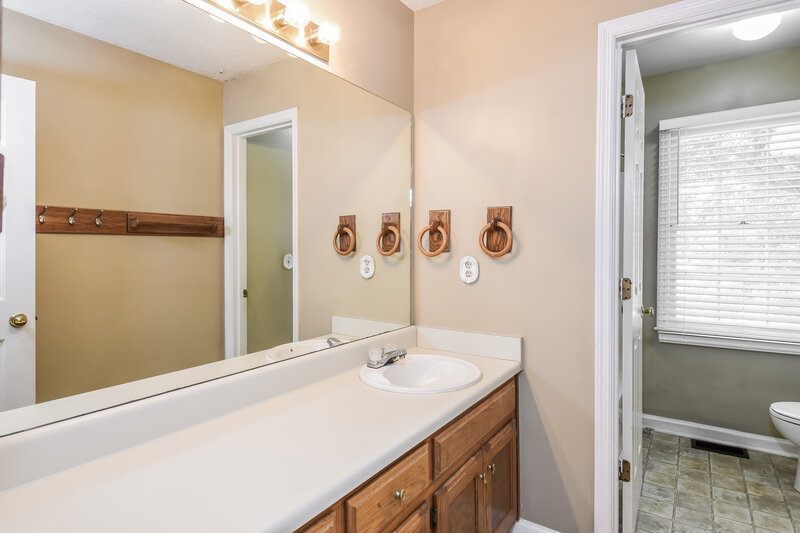2,215/Mo, 2699 Barcelona Dr SW Marietta, GA 30064 Bathroom View