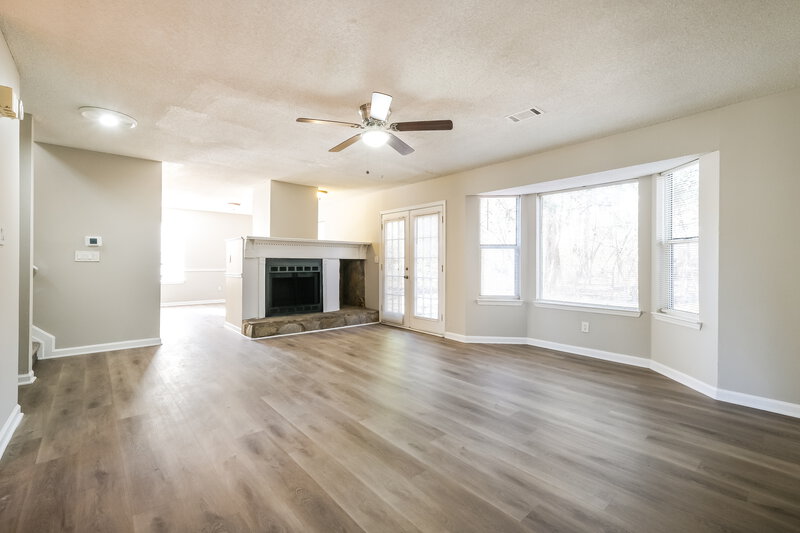 1,895/Mo, 2380 Georgia Ln SW Snellville, GA 30078 Living Room View