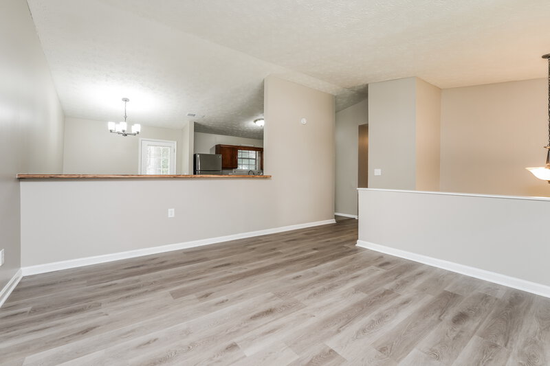 1,900/Mo, 1073 Cherokee Heights Stone Mountain, GA 30083 Living Room View 2