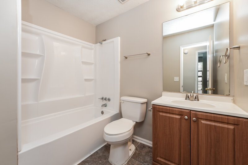 1,900/Mo, 1073 Cherokee Heights Stone Mountain, GA 30083 Bathroom View
