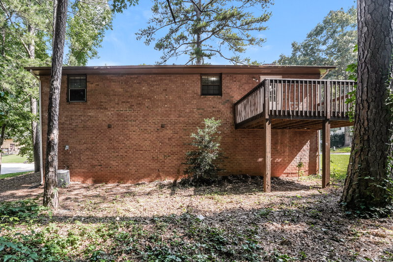 1,900/Mo, 1073 Cherokee Heights Stone Mountain, GA 30083 Rear View