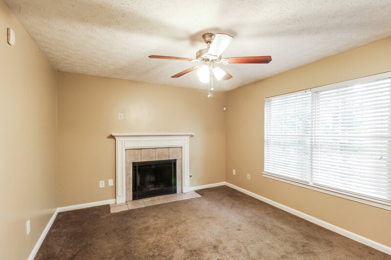 1,545/Mo, 1366 To Lani Farm Rd Stone Mountain, GA 30083 Living Room View