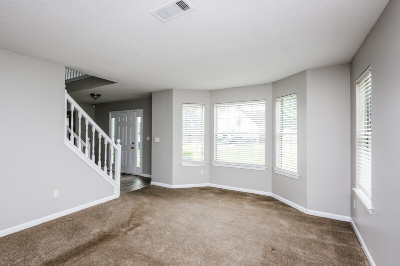 2,450/Mo, 581 Lakewater View Dr Stone Mountain, GA 30087 Living Room View 4