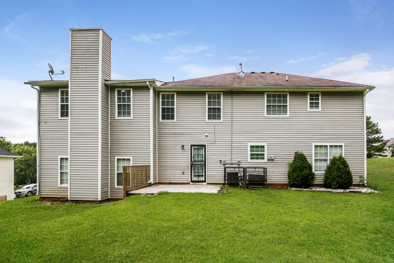 2,450/Mo, 581 Lakewater View Dr Stone Mountain, GA 30087 Rear View