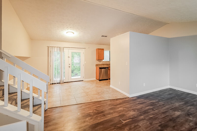 1,895/Mo, 5164 Galbraith Circle Stone Mountain, GA 30088 Living Room View