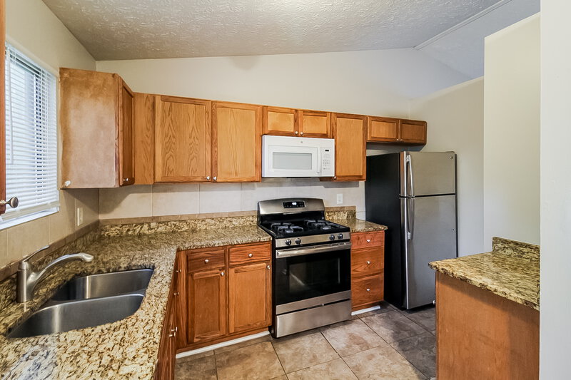 1,895/Mo, 5164 Galbraith Circle Stone Mountain, GA 30088 Kitchen View