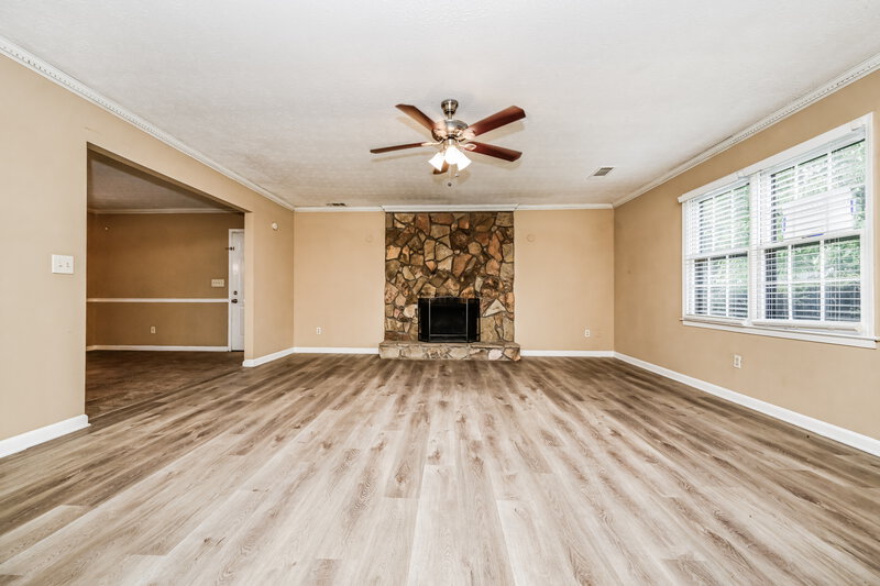 1,625/Mo, 613 Almand Branch Rd SE Conyers, GA 30094 Living Room View