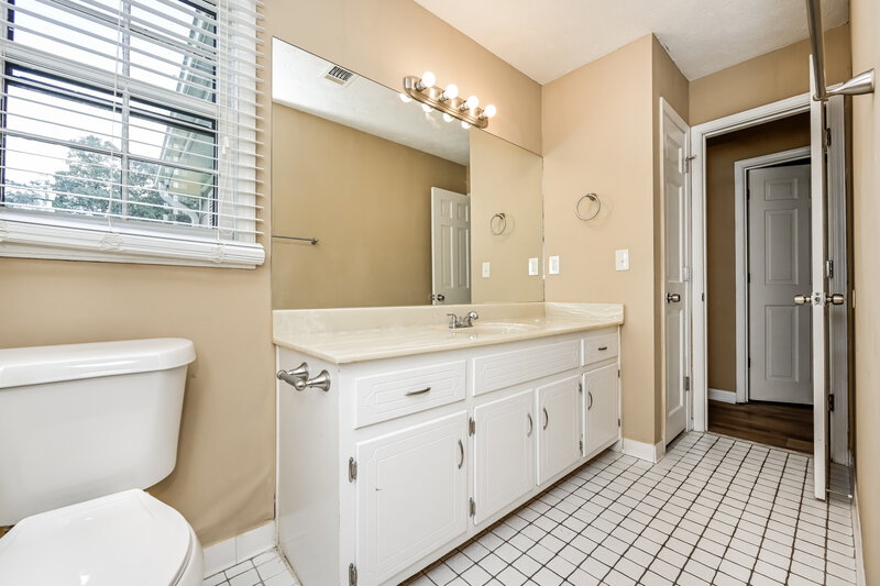 1,625/Mo, 613 Almand Branch Rd SE Conyers, GA 30094 Bathroom View 2