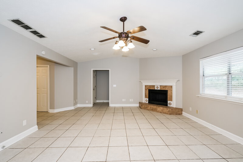 1,760/Mo, 831 Jefferson Dr SW Conyers, GA 30094 Living Room View 2