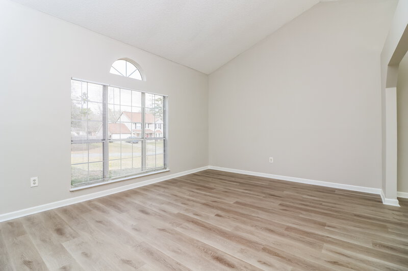 2,165/Mo, 4498 Whitt Station Run Rd NW Acworth, GA 30101 Living Room View 3