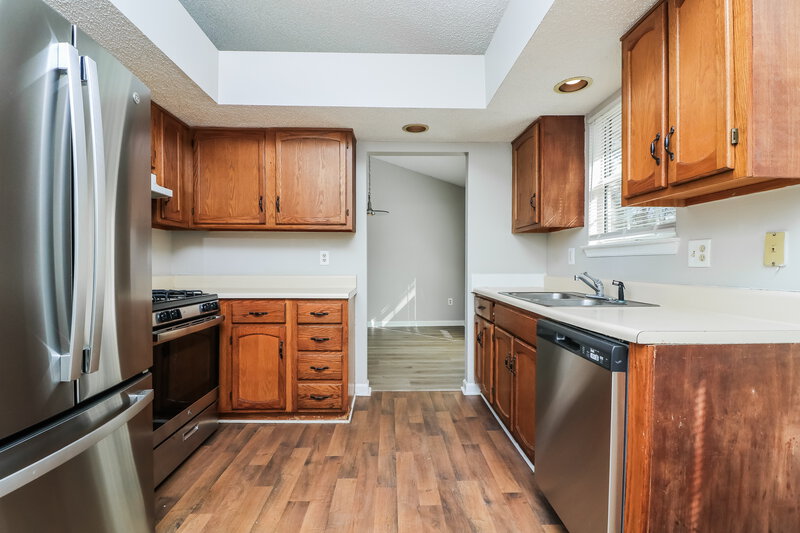 2,165/Mo, 4498 Whitt Station Run Rd NW Acworth, GA 30101 Kitchen View 2