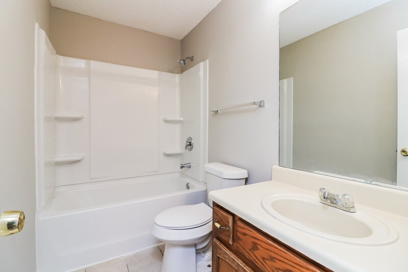 2,165/Mo, 4498 Whitt Station Run Rd NW Acworth, GA 30101 Bathroom View