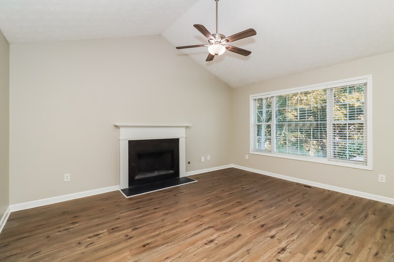 2,095/Mo, 4927 Lighthouse Pt NW Acworth, GA 30101 Living Room View 2