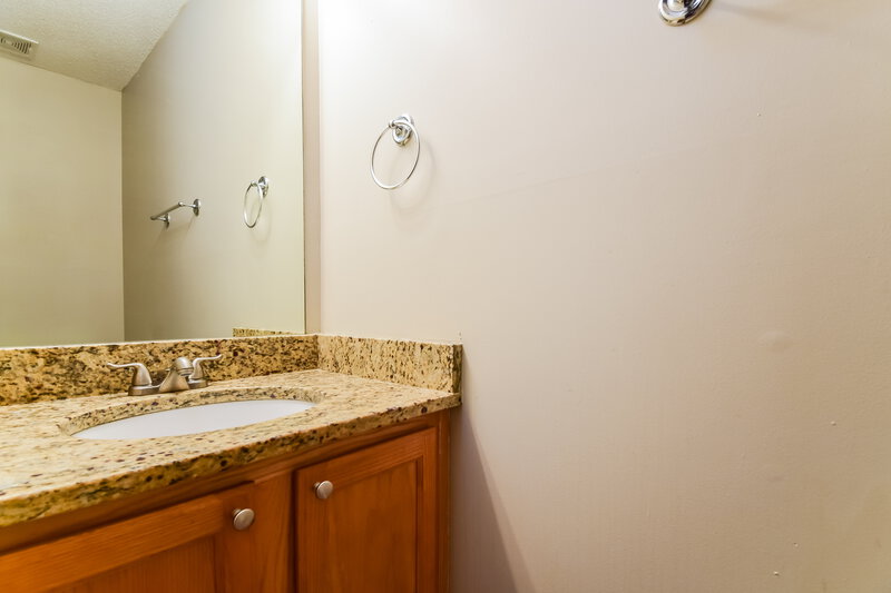 2,780/Mo, 4405 Grove Dr NW Acworth, GA 30101 Bathroom View 2