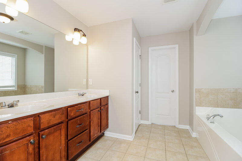 2,405/Mo, 1025 Franklin Court Austell, GA 30106 Main Bathroom View