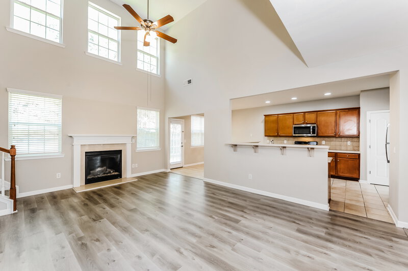 2,345/Mo, 840 Topaz Valley Canton, GA 30114 Living Room View 2