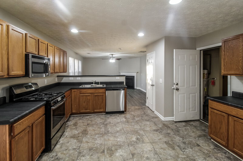 3,150/Mo, 1247 Matt-Moore Ct Lithia Springs, GA 30122 Kitchen View 2