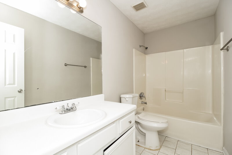 1,760/Mo, 2312 Skint Chestnut Dr Lithia Springs, GA 30122 Bathroom View