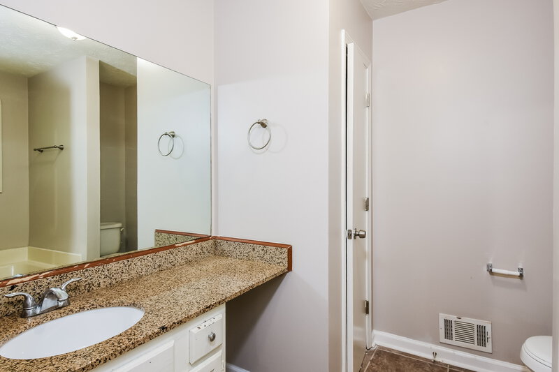 1,700/Mo, 4710 Spring Gate Dr SW Powder Springs, GA 30127 Main Bathroom View