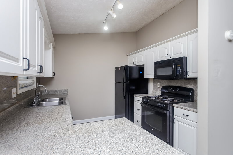 1,765/Mo, 4180 Woodcrest Dr SW Powder Springs, GA 30127 Kitchen View