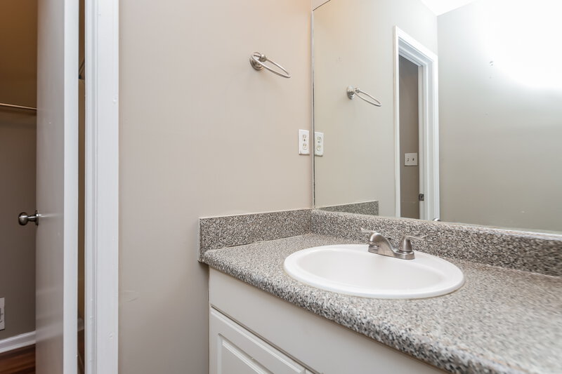 1,765/Mo, 4180 Woodcrest Dr SW Powder Springs, GA 30127 Master Bathroom View