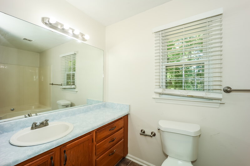 1,510/Mo, 592 Water Way Trail Powder Springs, GA 30127 Main Bathroom View