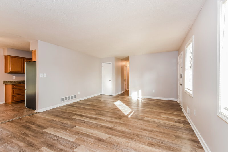 1,795/Mo, 2714 Beaver Creek Crossing SW Powder Springs, GA 30127 Living Room View 3