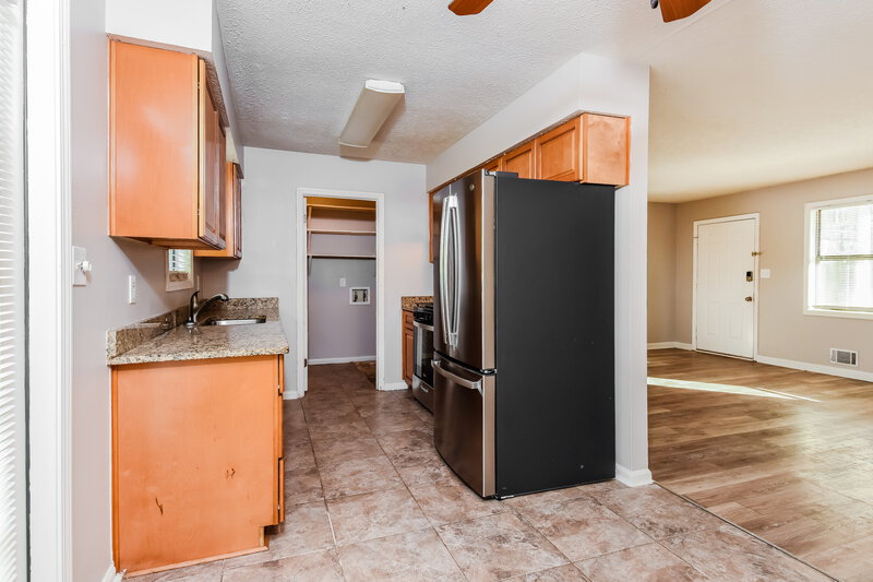 1,795/Mo, 2714 Beaver Creek Crossing SW Powder Springs, GA 30127 Kitchen View