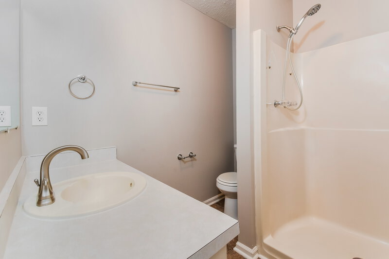 1,795/Mo, 2714 Beaver Creek Crossing SW Powder Springs, GA 30127 Main Bathroom View