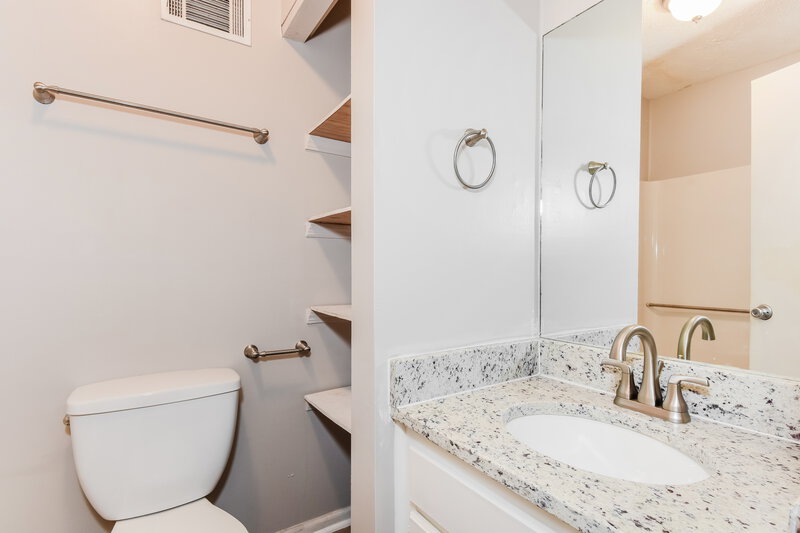 1,795/Mo, 2714 Beaver Creek Crossing SW Powder Springs, GA 30127 Bathroom View