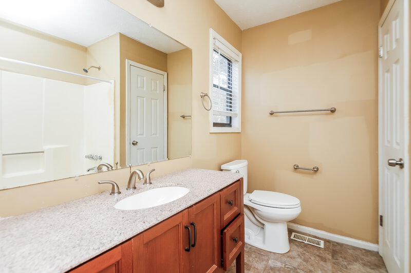 1,955/Mo, 3175 Pinto Dr Powder Springs, GA 30127 Main Bathroom View
