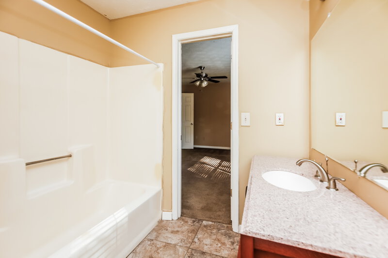 1,955/Mo, 3175 Pinto Dr Powder Springs, GA 30127 Main Bathroom View 2