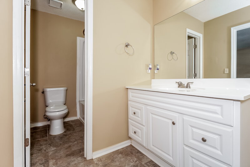 1,620/Mo, 5357 Muirwood Pl SW Powder Springs, GA 30127 Main Bathroom View