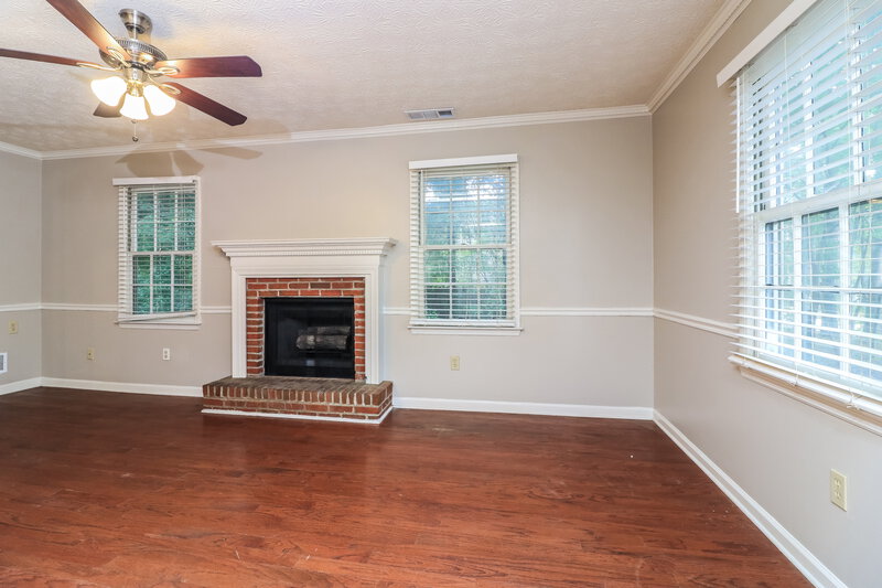 1,960/Mo, 4818 W McEachern Woods Dr Powder Springs, GA 30127 Living Room View